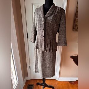 Danny & Nicole Elegant Skirt Suit size 12